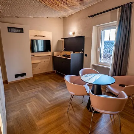 La Meridiana 4* コステロマーノ