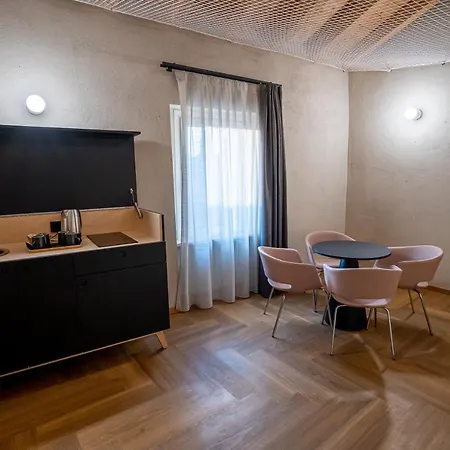 La Meridiana 4* コステロマーノ