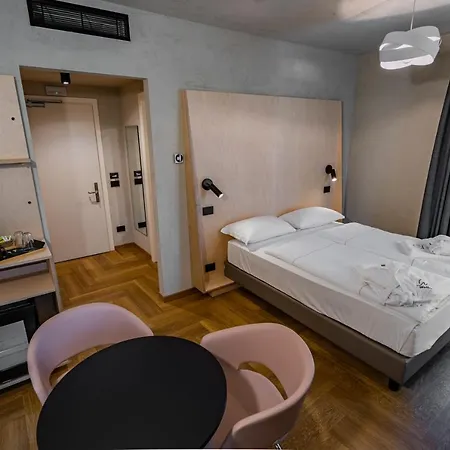 La Meridiana 4* コステロマーノ